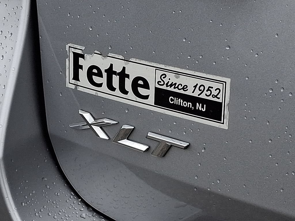Used 2022 Ford Explorer XLT w/ Equipment Group 202A AWD/4WD image 30