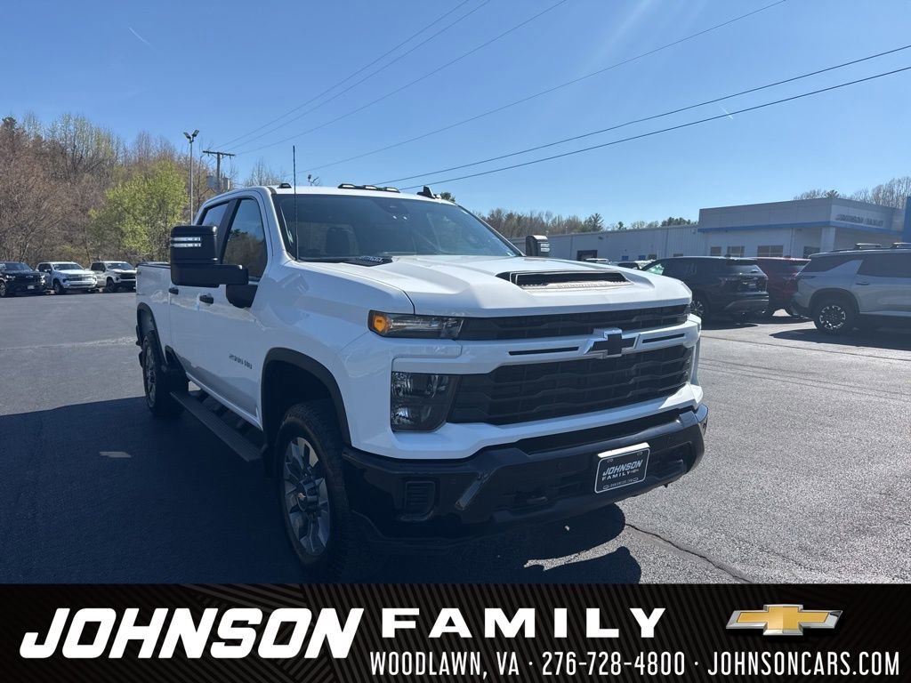 Used 2025 Chevrolet Silverado 2500 Custom w/ Custom Value Package image 1