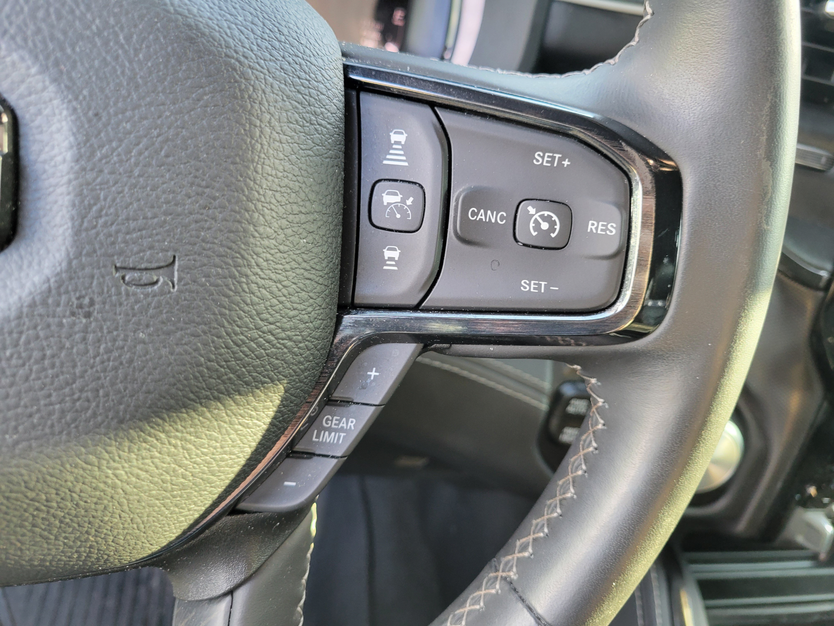 Used 2023 RAM 1500 Limited AWD/4WD image 27