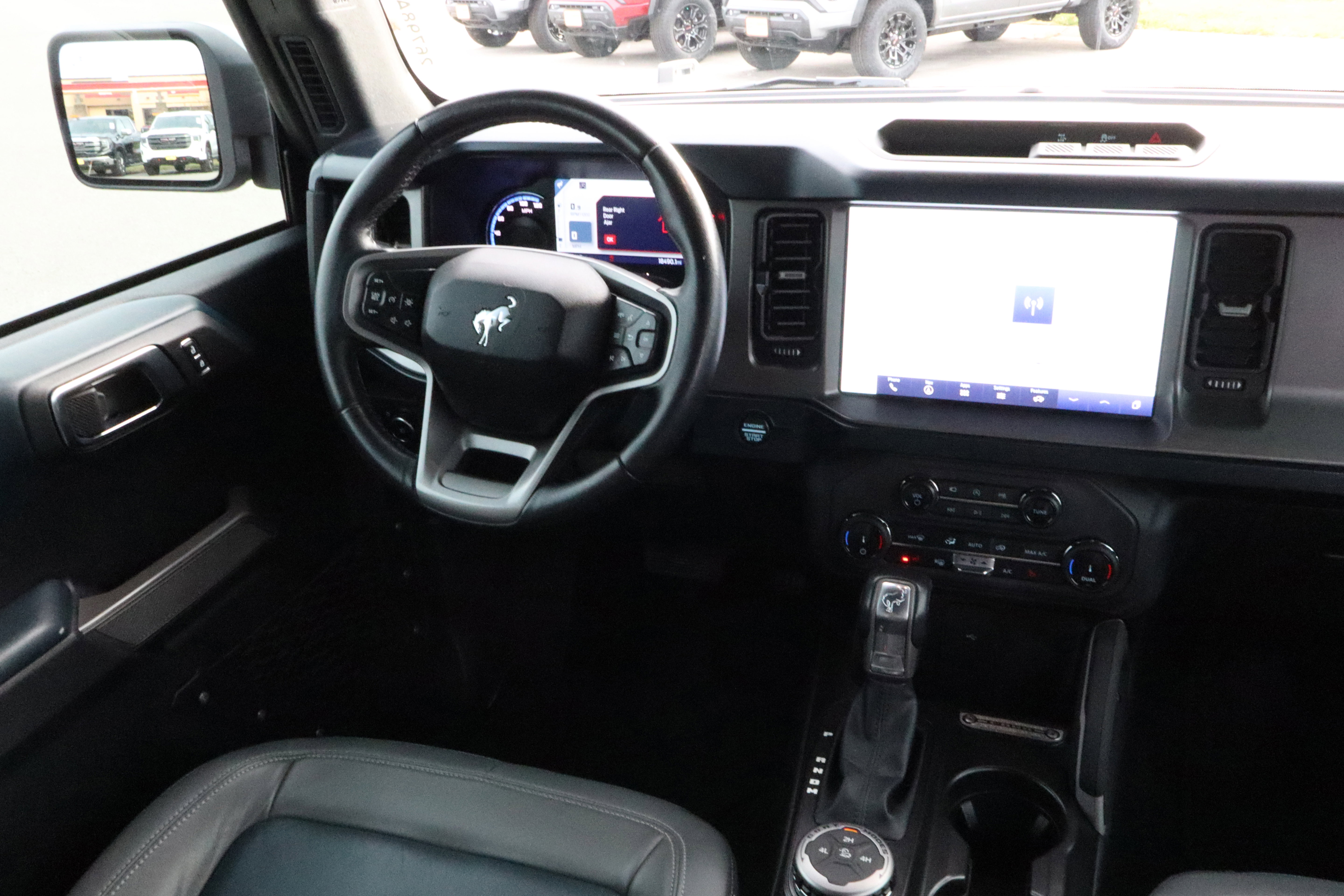 Used 2022 Ford Bronco Outer Banks image 10