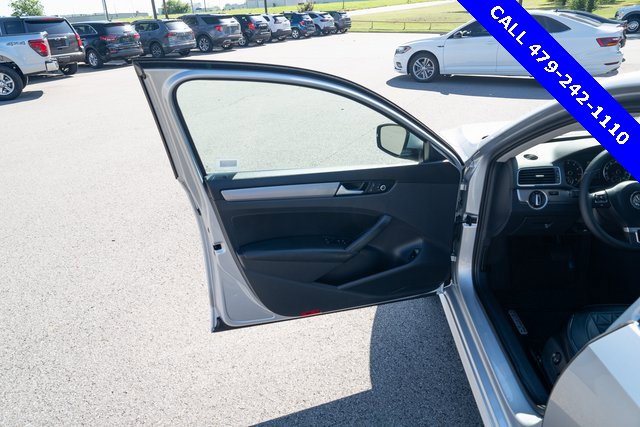 Used 2015 Volkswagen Passat 1.8T FWD image 11
