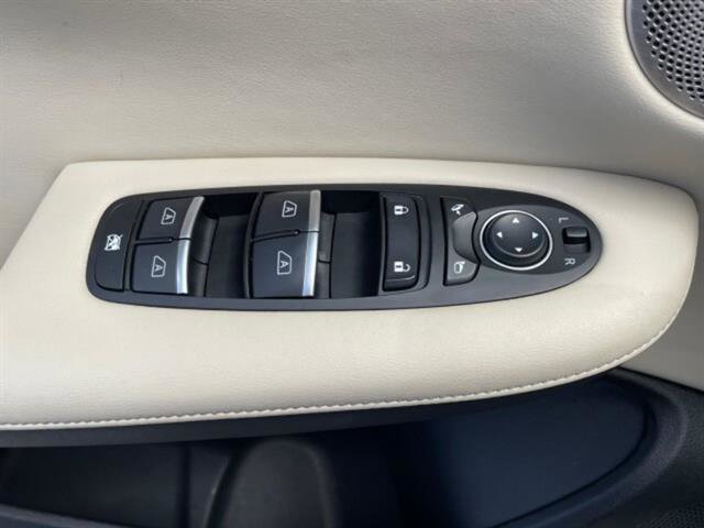 Used 2022 INFINITI QX50 Sensory image 17