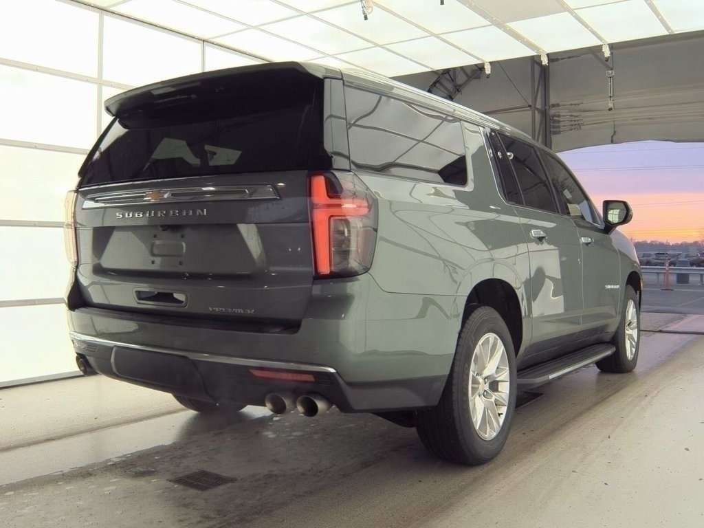 Used 2023 Chevrolet Suburban Premier image 2