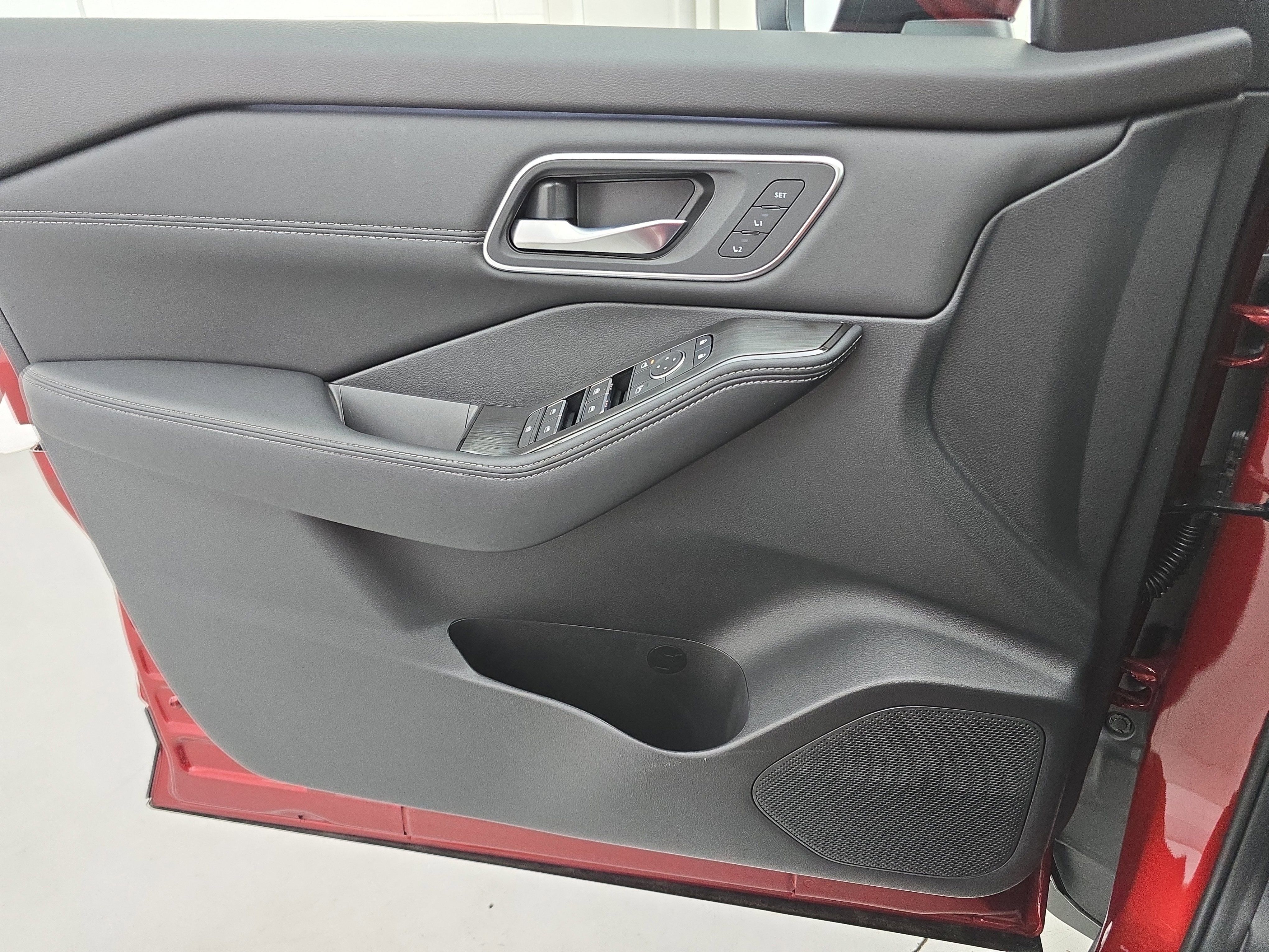 New 2026 Nissan Rogue Platinum image 27