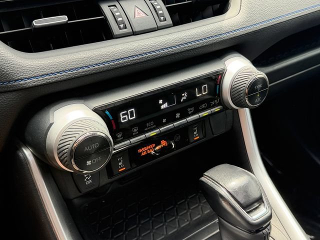 Certified 2020 Toyota RAV4 XSE w/ XSE Grade Weather Package AWD/4WD image 27