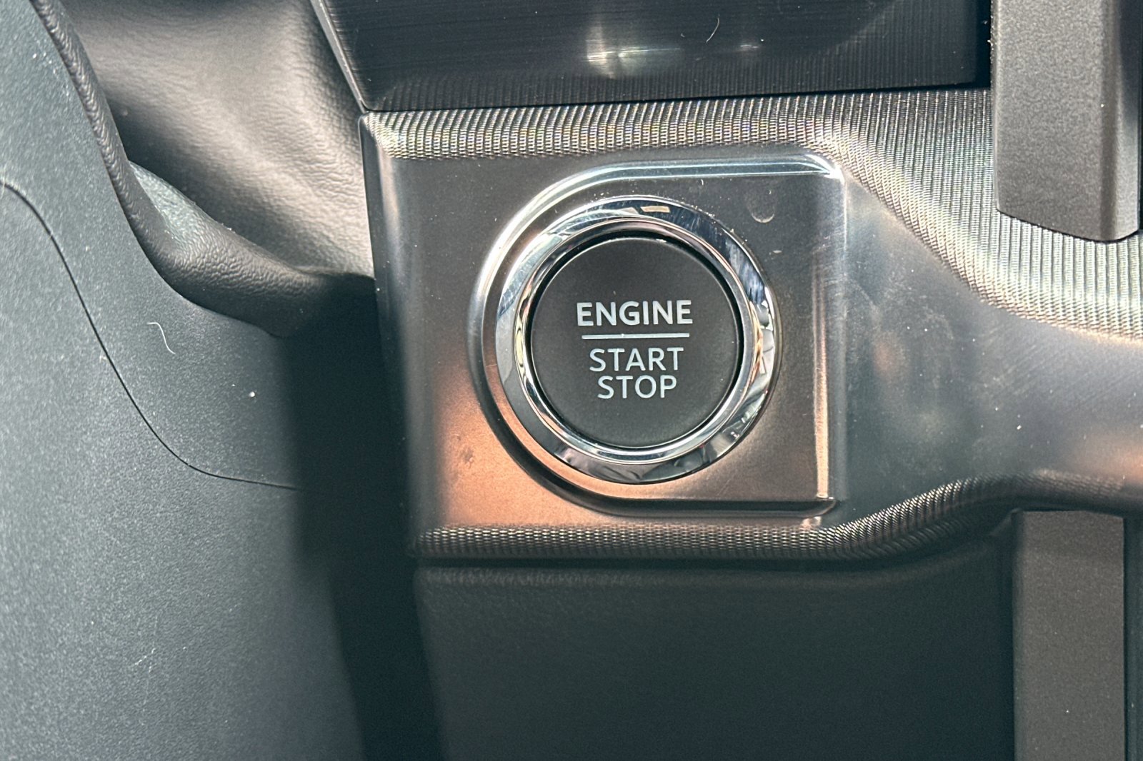 Used 2025 Ford F150 Lariat w/ Equipment Group 501A Mid image 19