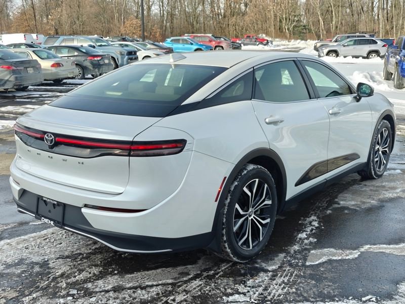 Used 2023 Toyota Crown XLE image 6