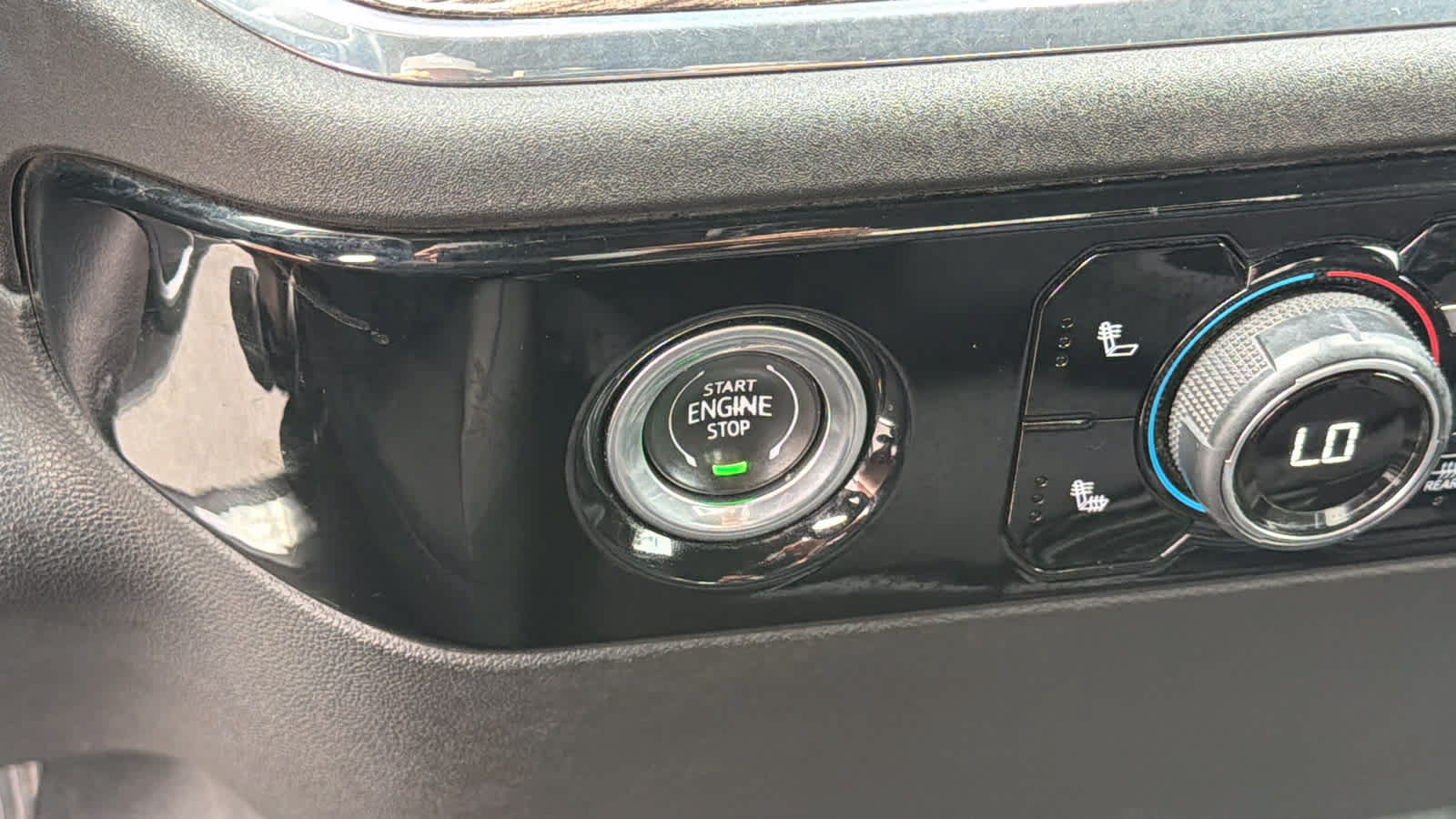 Used 2024 Chevrolet Silverado 1500 LT w/ Protection Package AWD/4WD image 17