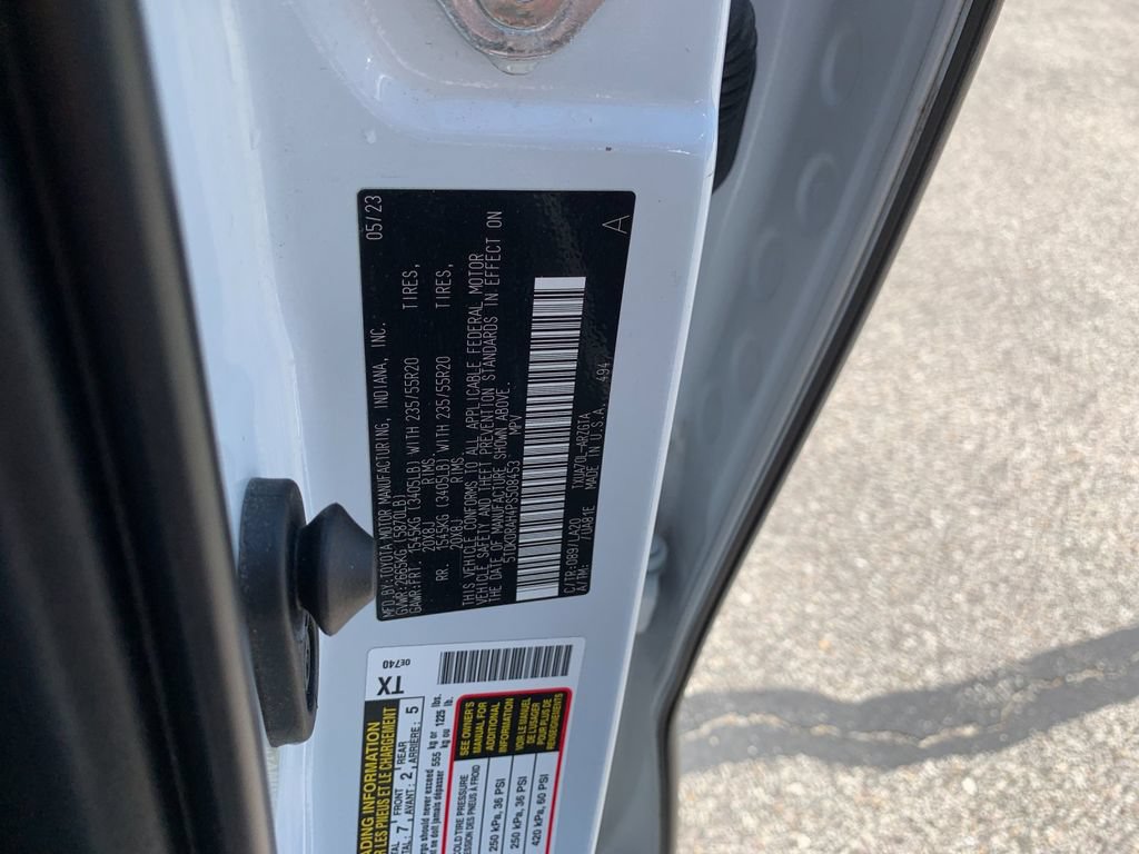 Used 2023 Toyota Highlander Platinum FWD image 34