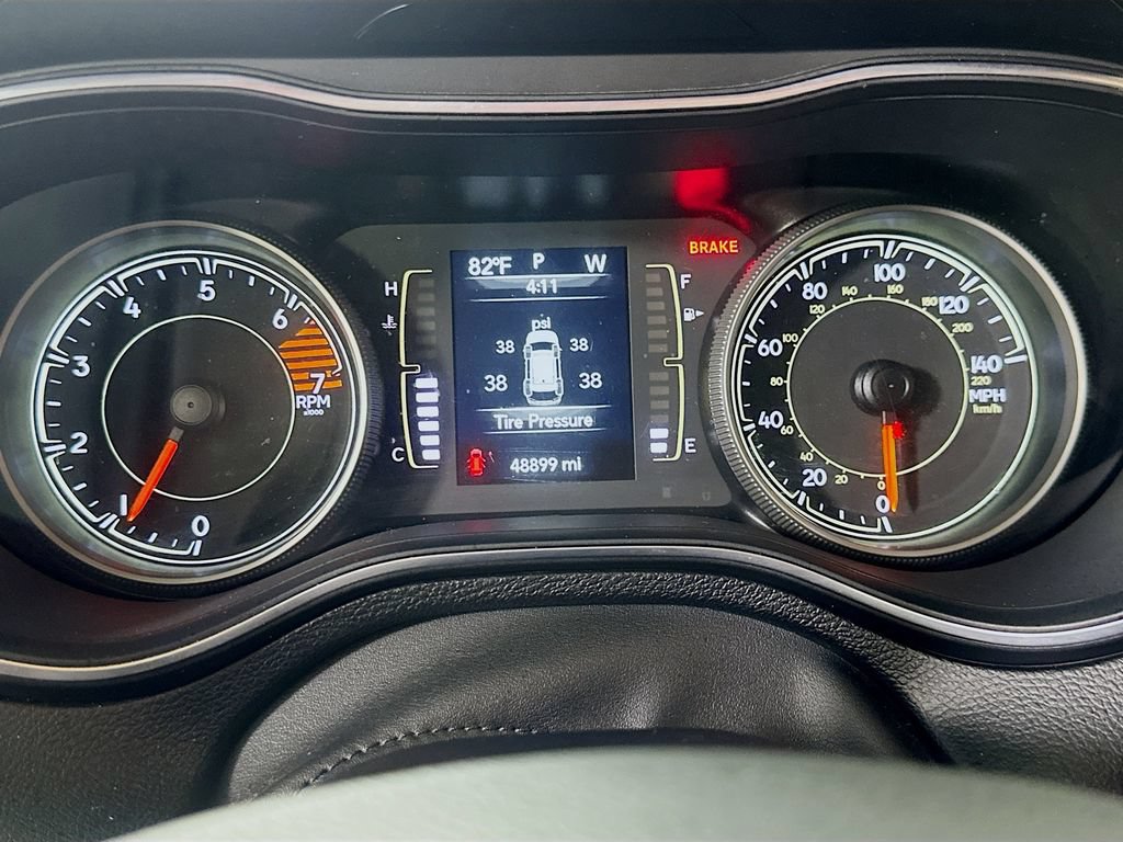 Used 2021 Jeep Cherokee Latitude Plus FWD image 26