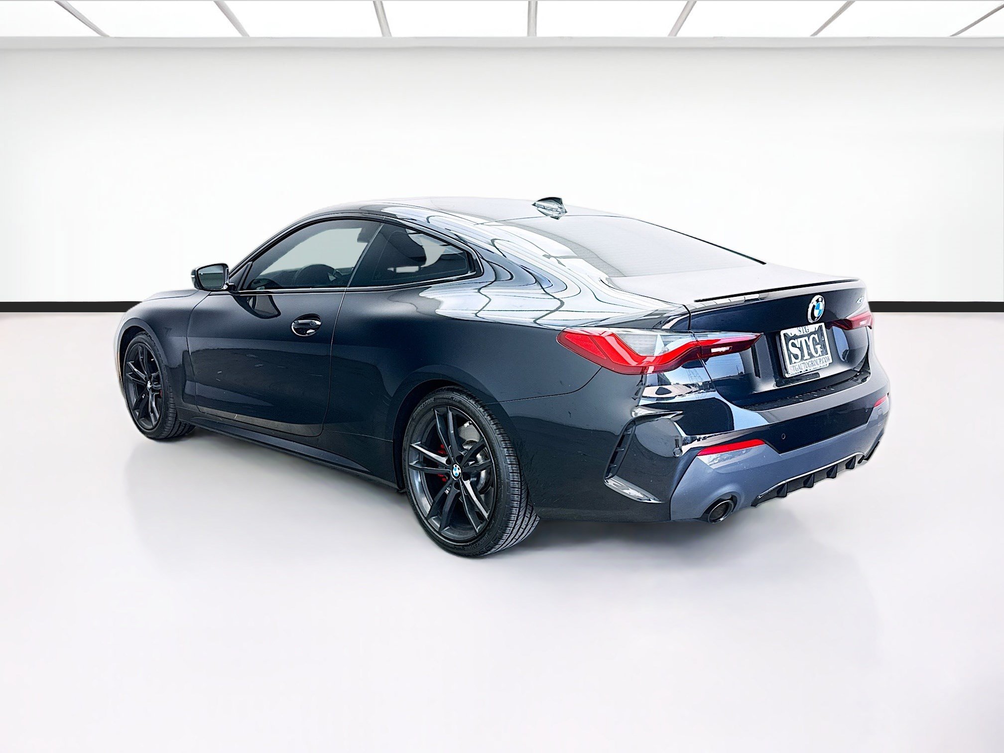 Used 2023 BMW 430i Coupe w/ M Sport Package RWD image 6