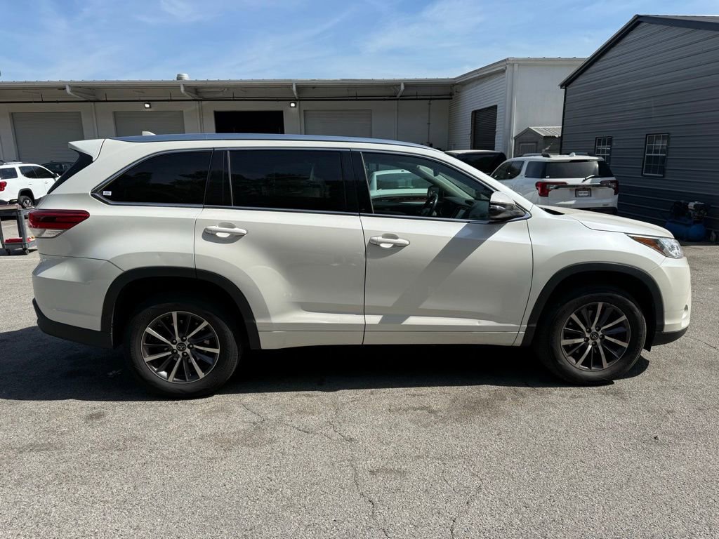 Used 2017 Toyota Highlander XLE FWD image 8