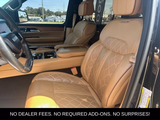 Used 2023 Jeep Grand Wagoneer Series III AWD/4WD image 14