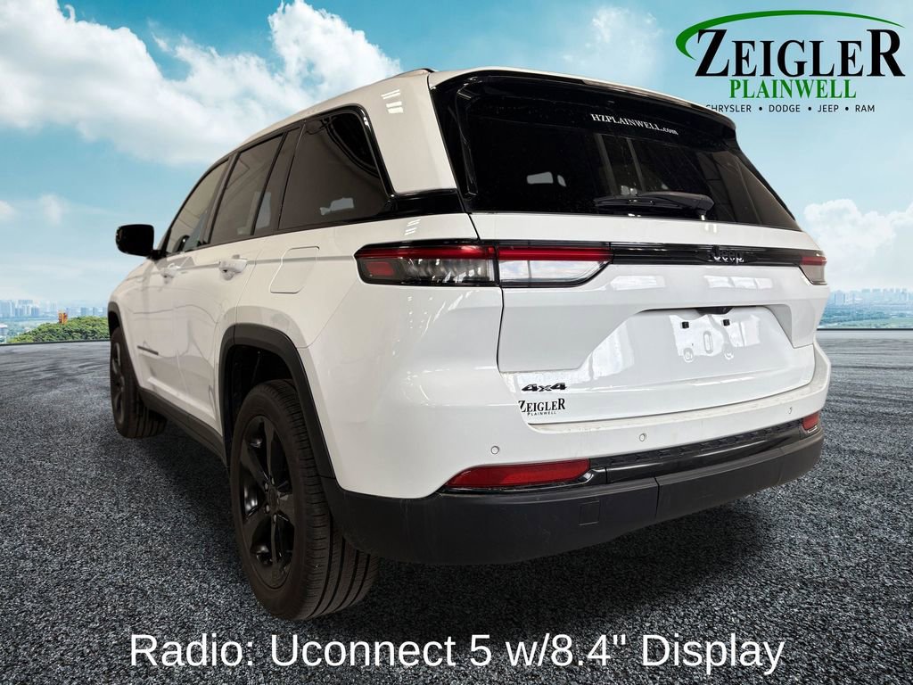 Used 2023 Jeep Grand Cherokee Altitude AWD/4WD image 4