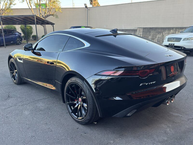 Used 2018 Jaguar F-TYPE Coupe RWD image 11