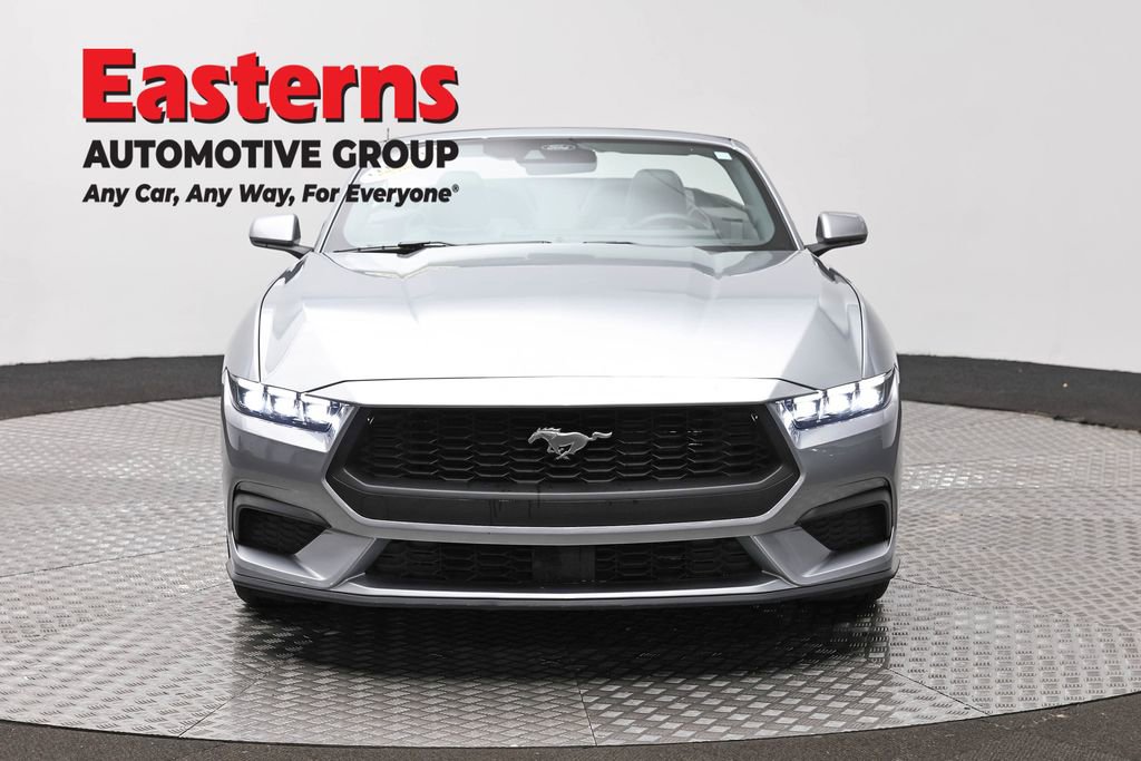 Used 2025 Ford Mustang Premium RWD image 2