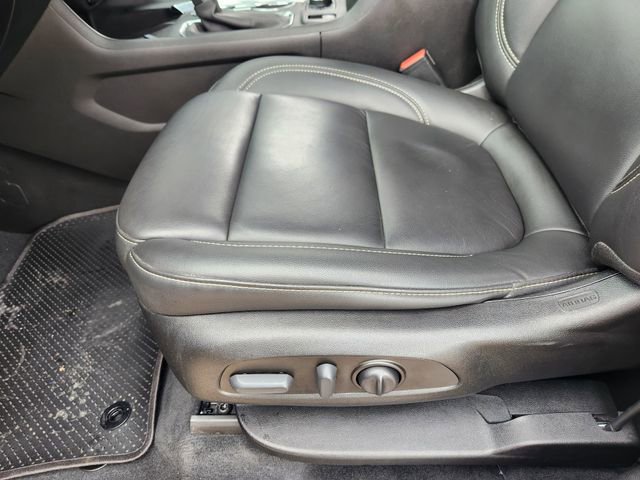Used 2023 Chevrolet Traverse LT w/ LT Premium Package FWD image 26