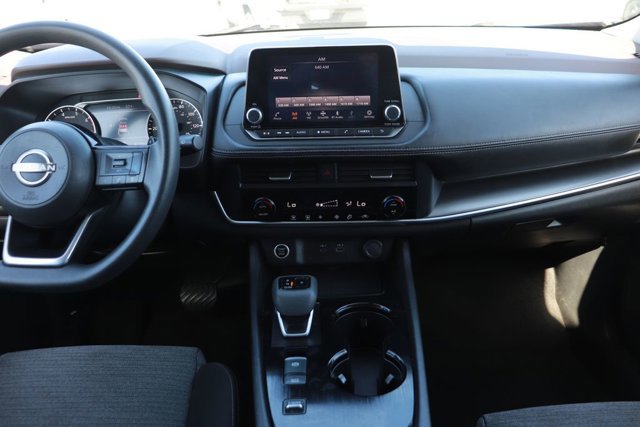 Used 2023 Nissan Rogue SV image 14