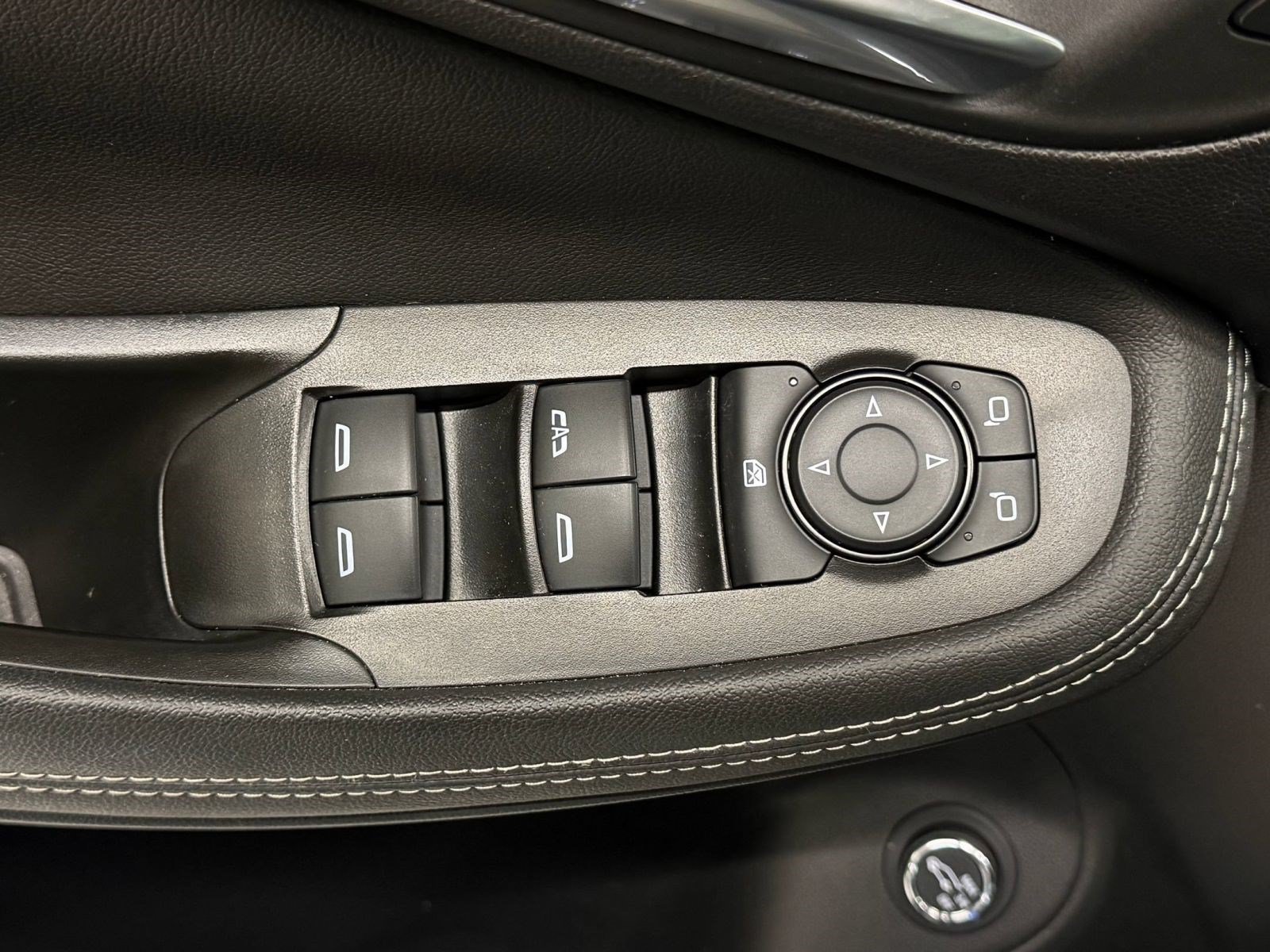 Used 2024 Buick Encore GX Preferred FWD image 24