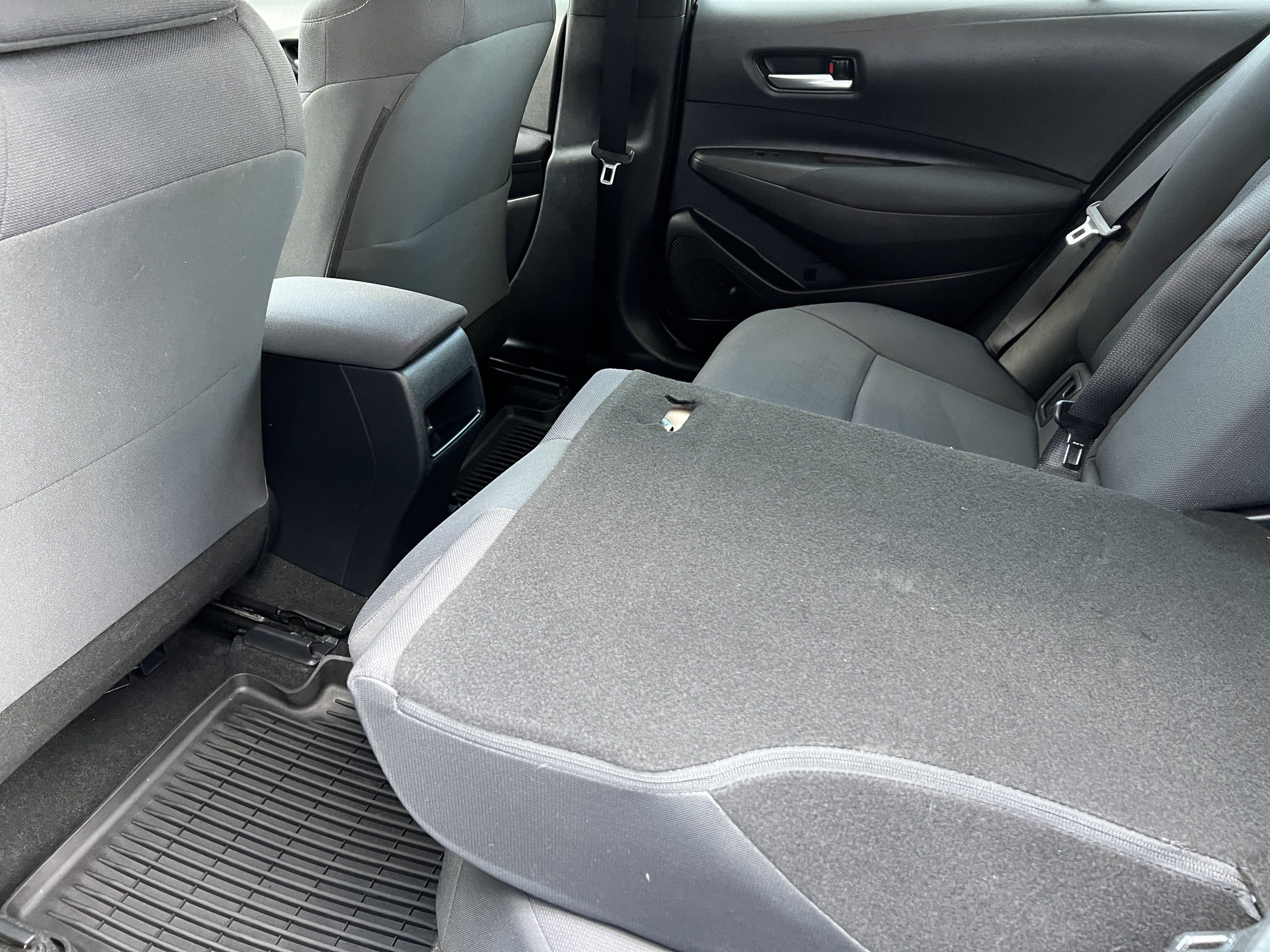 Used 2020 Toyota Corolla LE FWD image 16