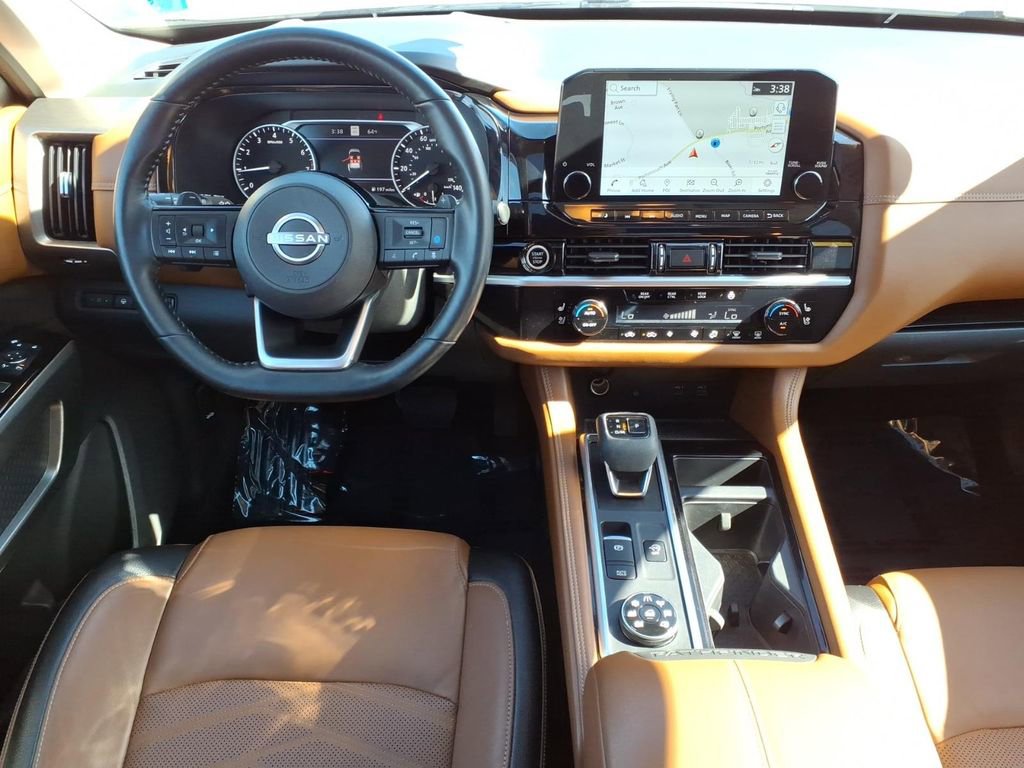 Used 2022 Nissan Pathfinder Platinum AWD/4WD image 17