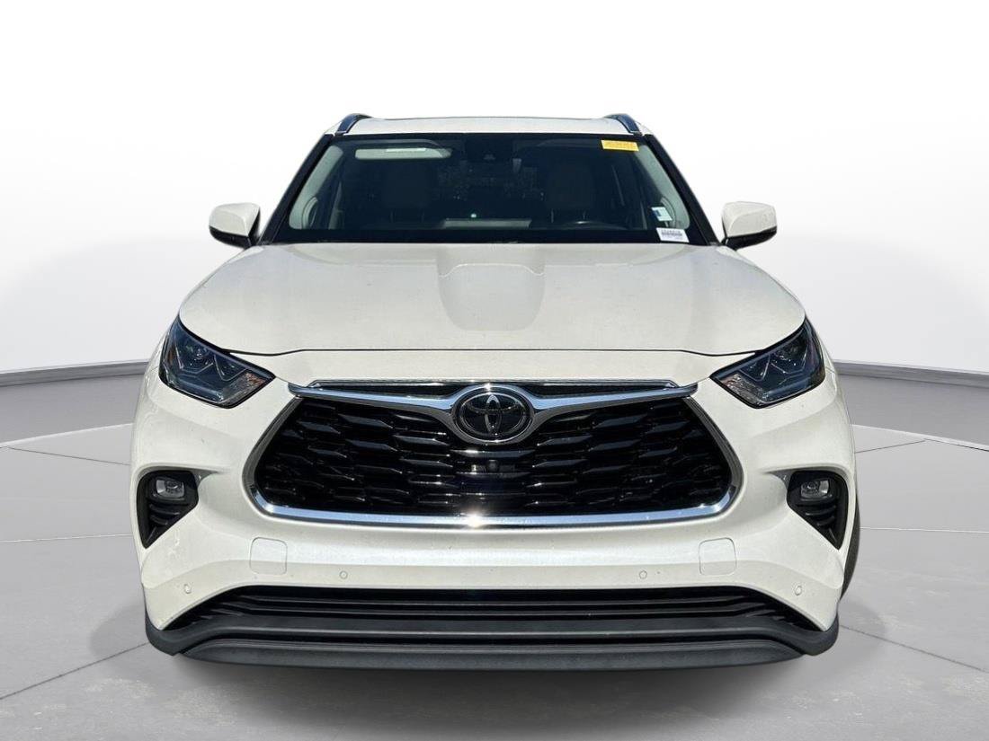 Used 2021 Toyota Highlander Limited FWD image 9