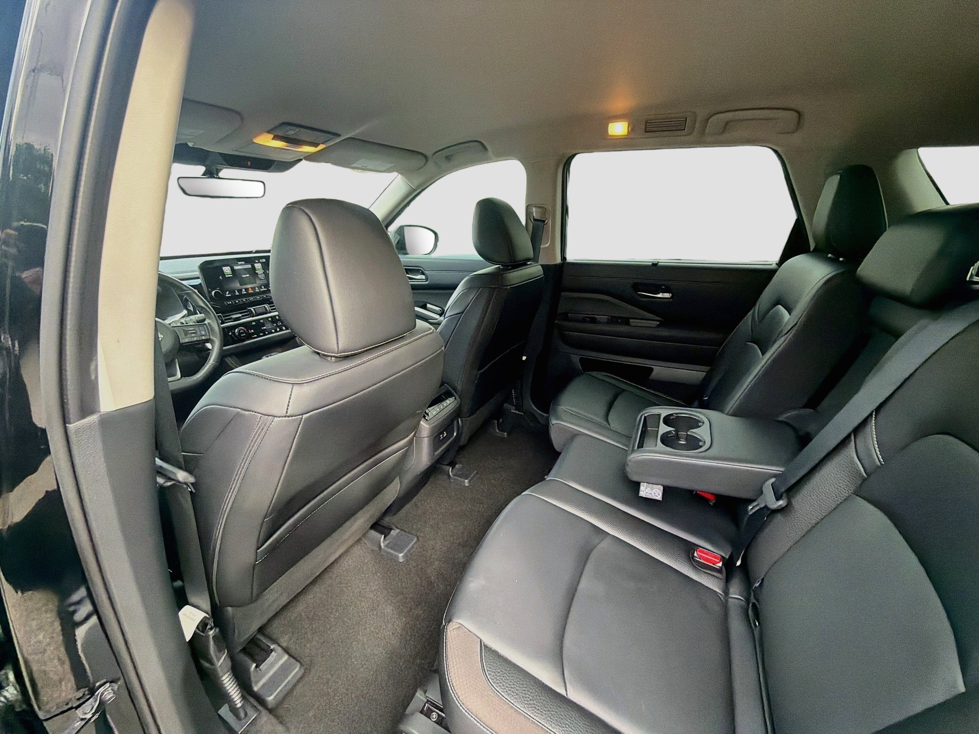Used 2024 Nissan Pathfinder SL FWD image 22