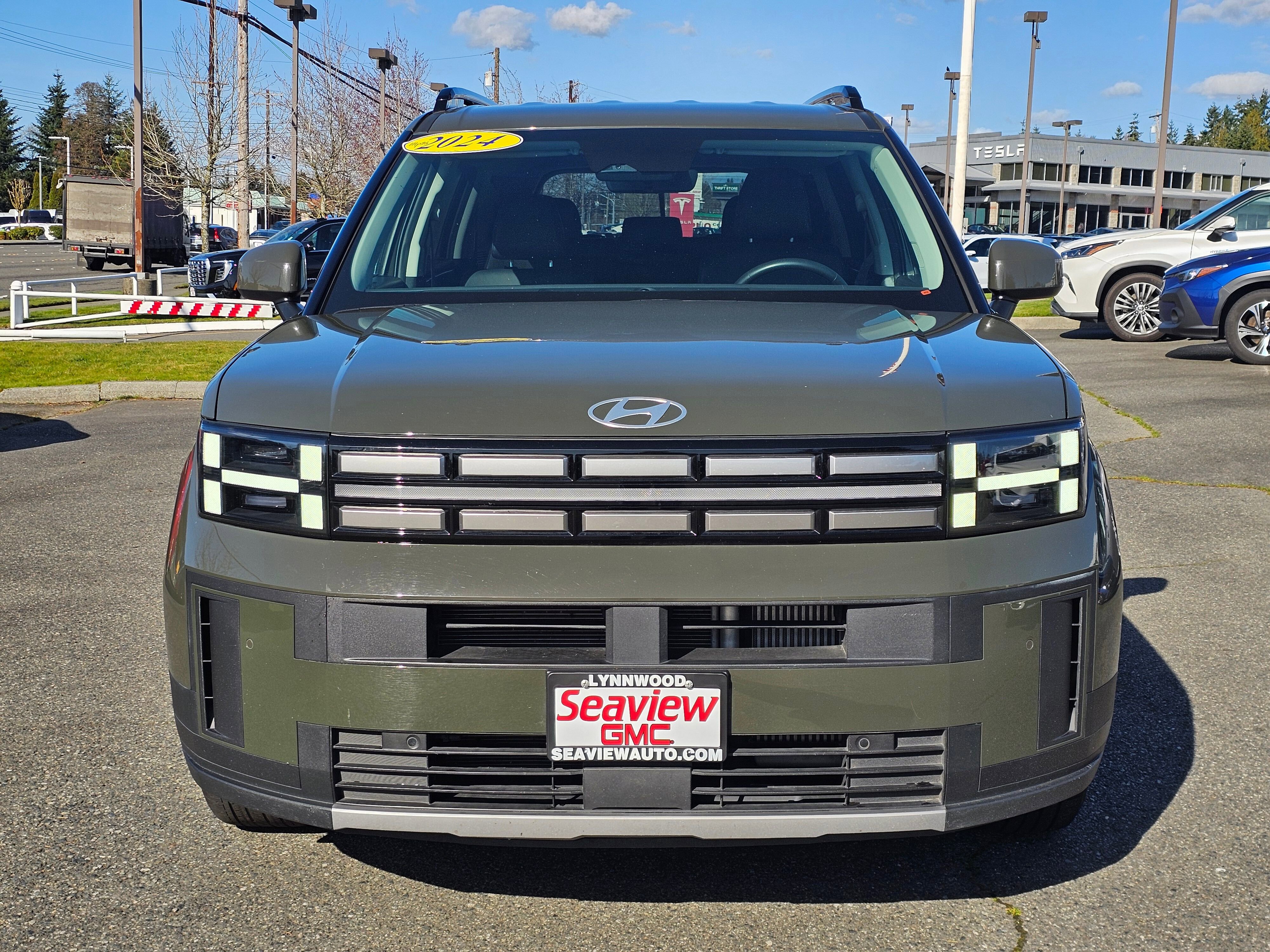 Used 2024 Hyundai Santa Fe SEL image 2