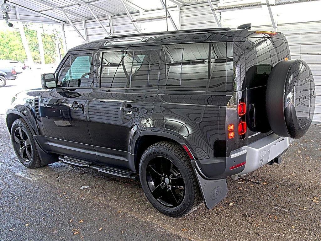 Used 2025 Land Rover Defender 110 S image 3