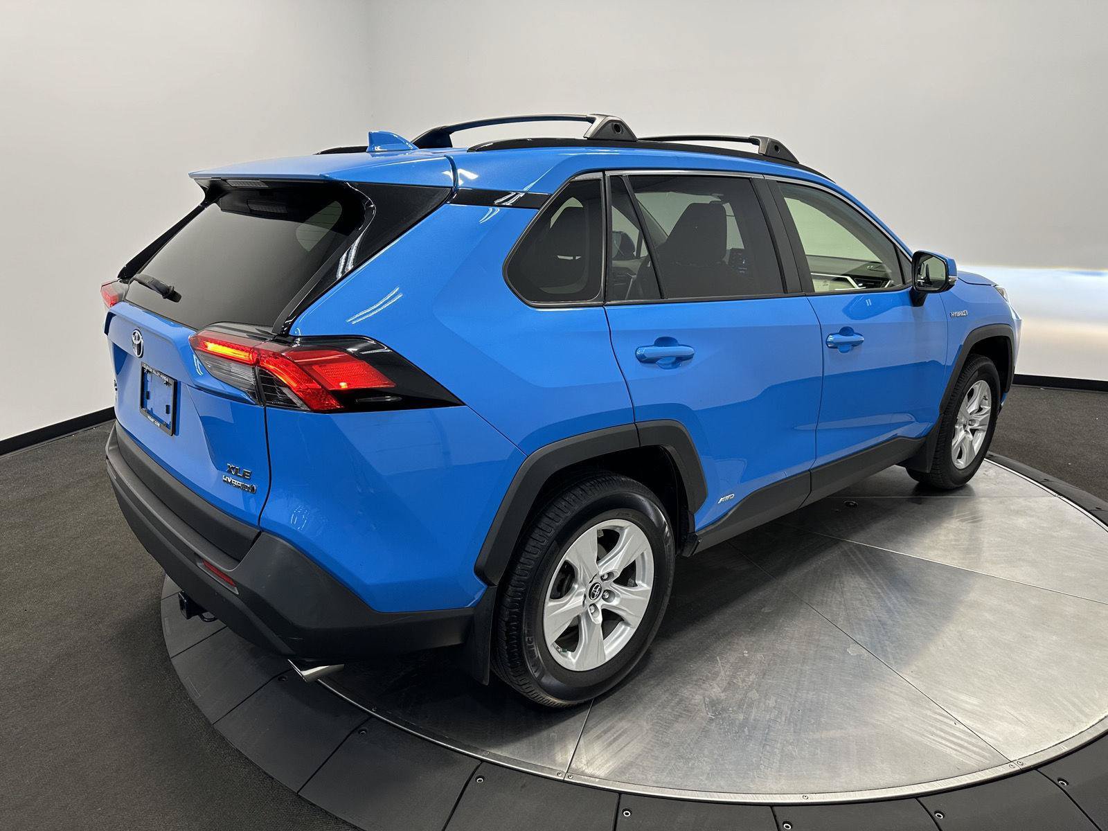 Used 2019 Toyota RAV4 XLE w/ Convenience Package AWD/4WD image 7