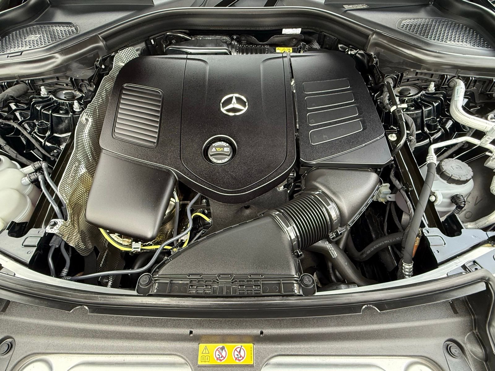 Used 2025 Mercedes-Benz GLC 300 4MATIC image 35