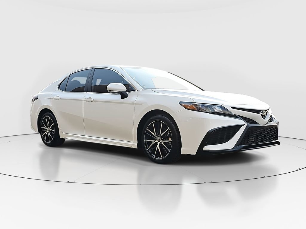 Certified 2024 Toyota Camry SE image 3