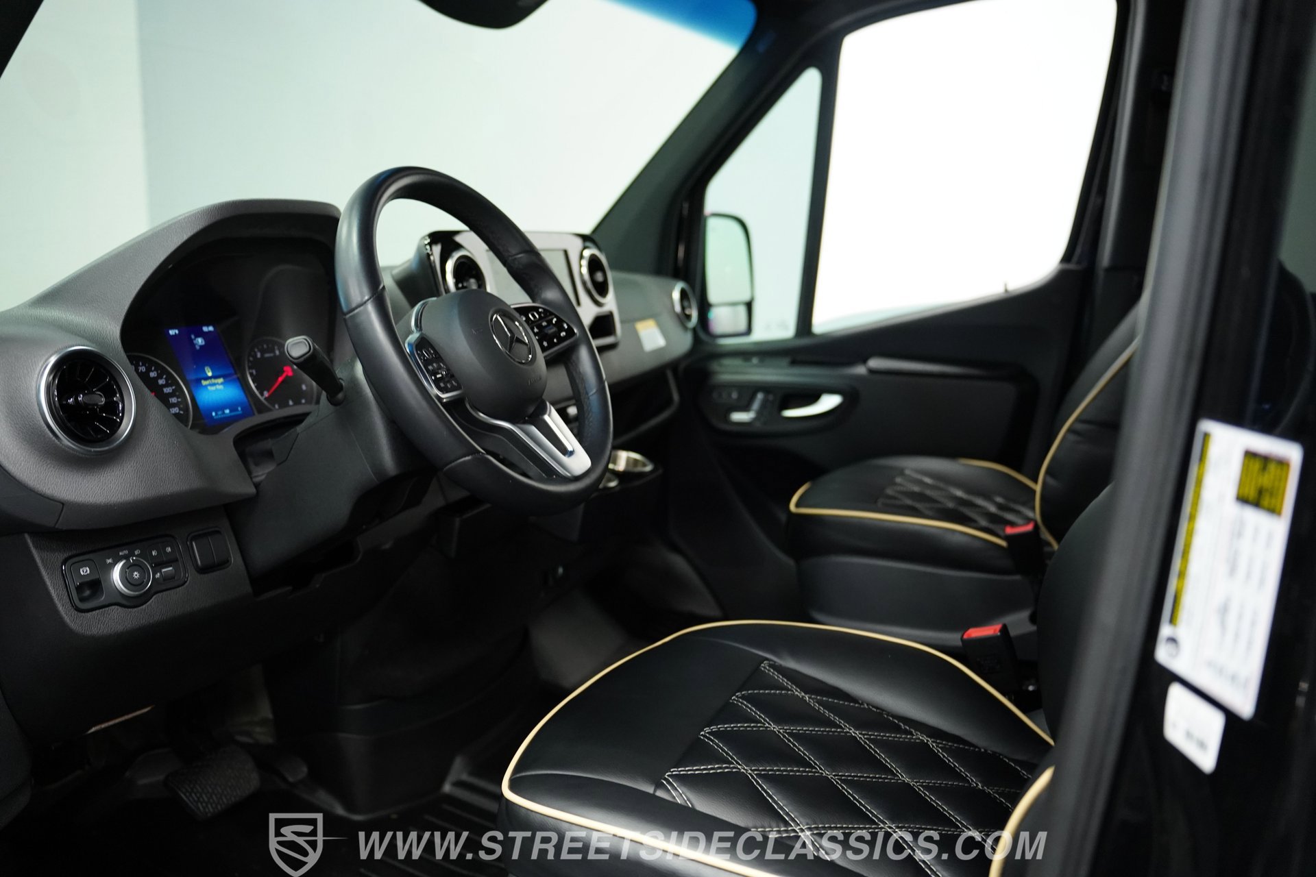 Used 2022 Mercedes-Benz Sprinter 2500 image 4