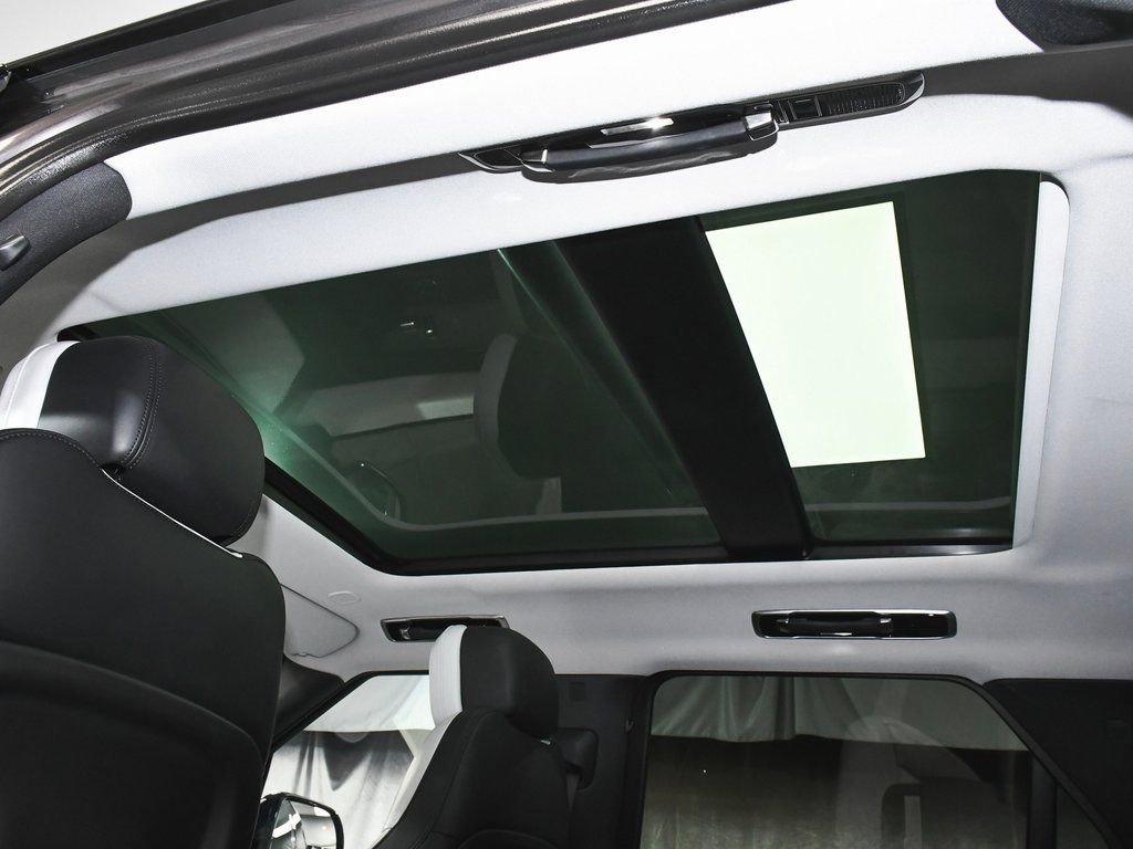 Used 2023 Land Rover Range Rover Sport SE Dynamic image 54