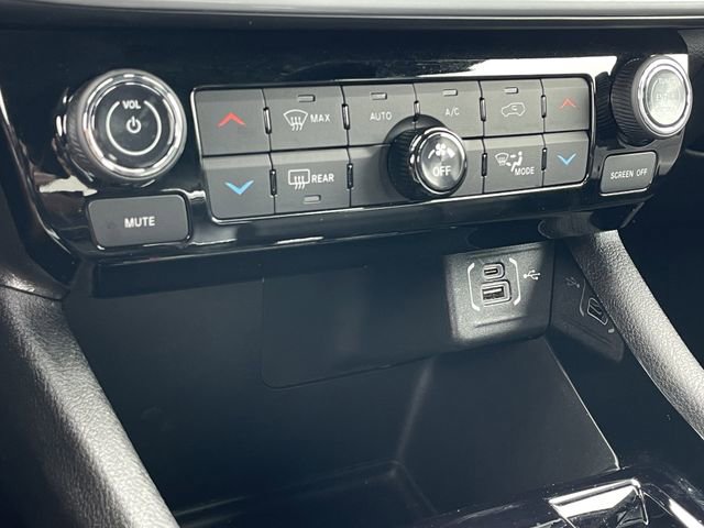 Used 2025 Jeep Compass Limited AWD/4WD image 20
