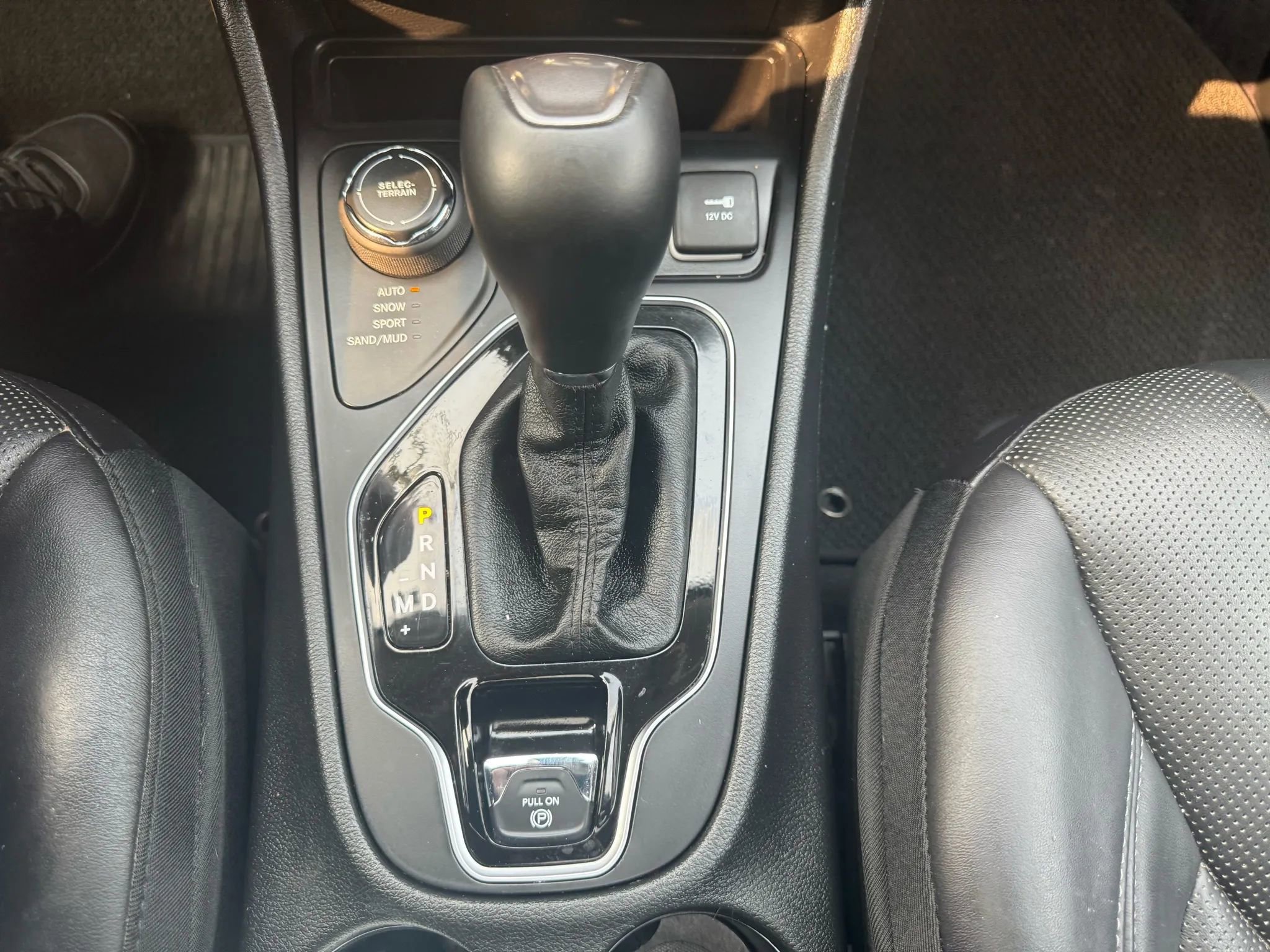 Used 2019 Jeep Cherokee Overland w/ Technology Group image 22