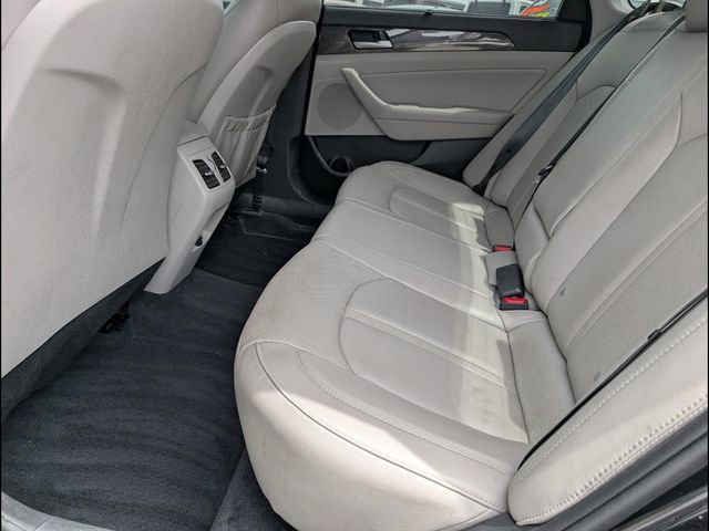Used 2019 Hyundai Sonata Limited w/ Ultimate Package 04 FWD image 10