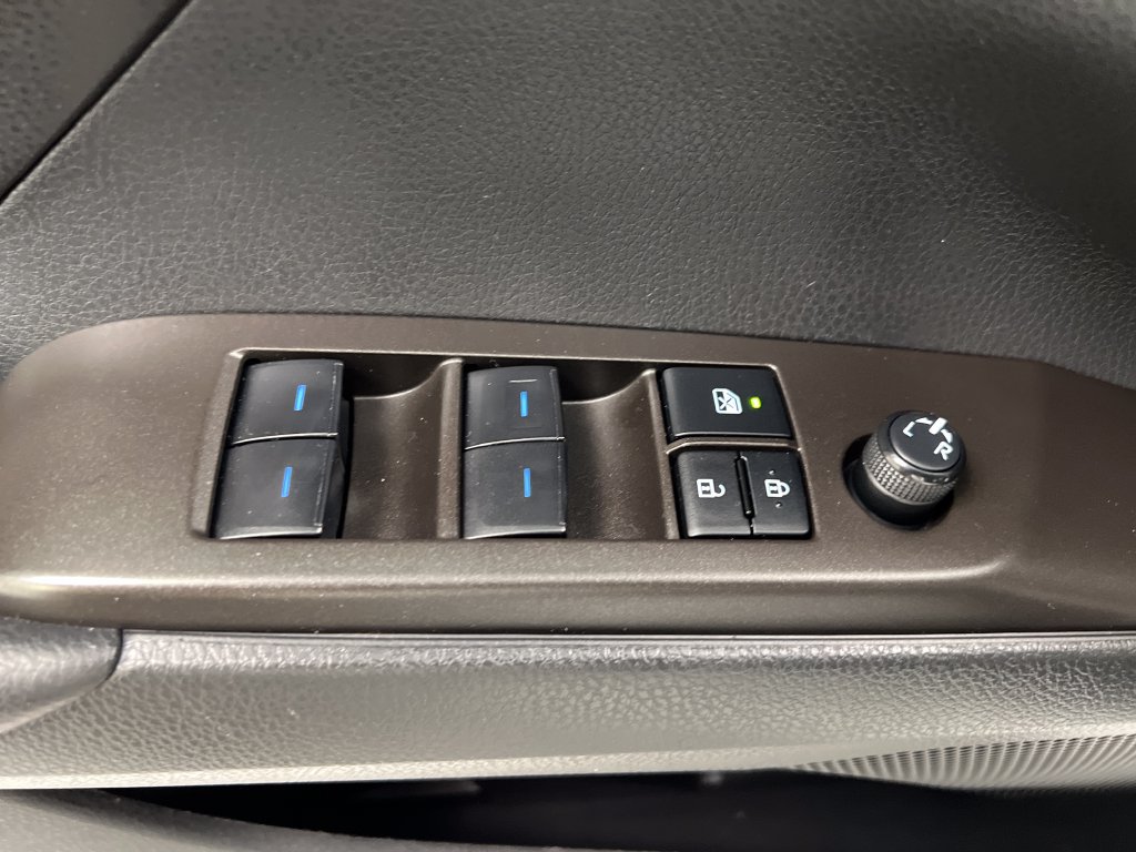 Used 2023 Toyota Camry SE w/ Convenience Package FWD image 15