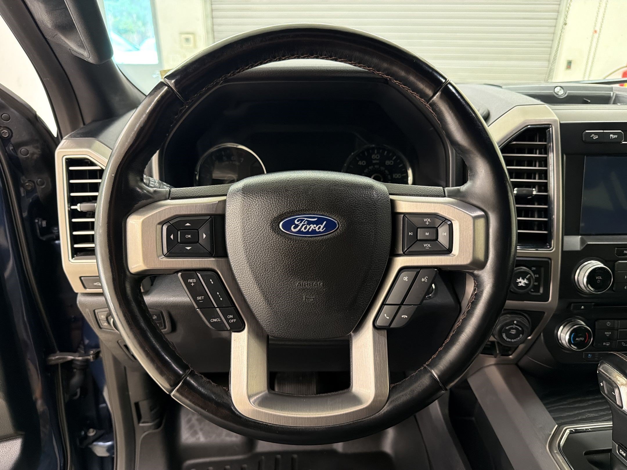 Used 2018 Ford F150 Platinum w/ Equipment Group 701A Luxury AWD/4WD image 17