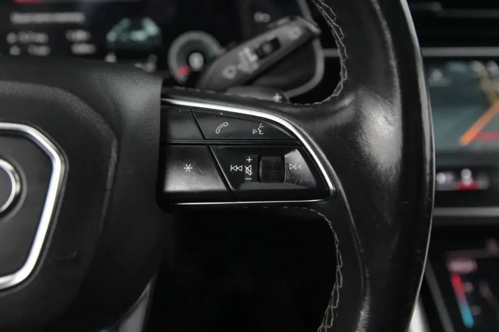 Used 2021 Audi Q8 Premium Plus AWD/4WD image 37