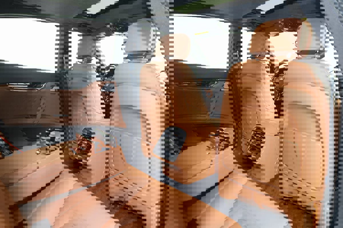 Used 2023 Maserati Quattroporte Modena Q4 image 15