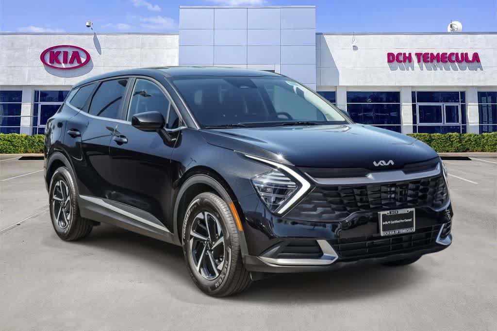 Certified 2025 Kia Sportage LX FWD image 3