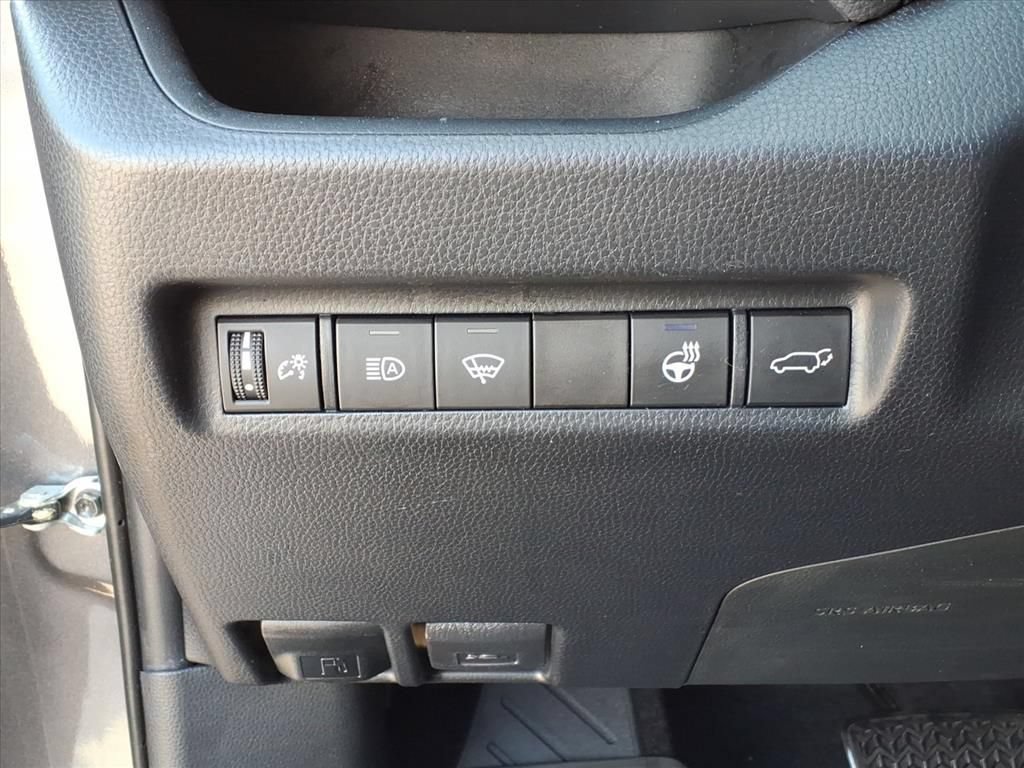 Certified 2020 Toyota RAV4 XLE Premium AWD/4WD image 20