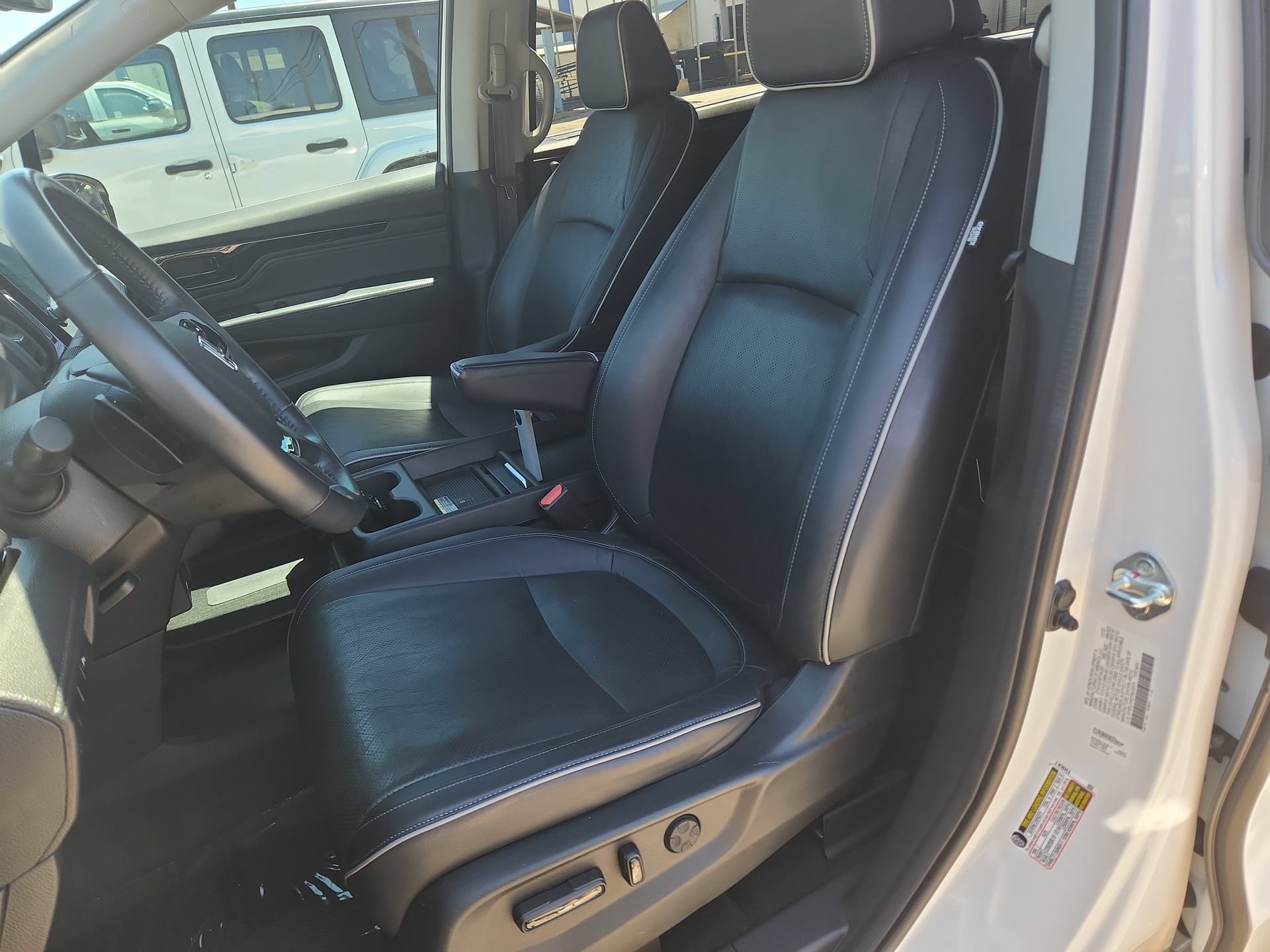 Used 2023 Honda Odyssey Elite image 13
