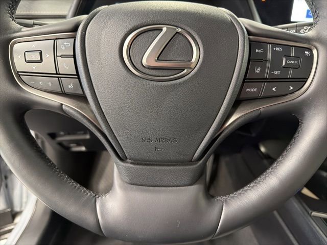 Used 2023 Lexus UX 250h AWD w/ Accessory Package (Z2) image 17