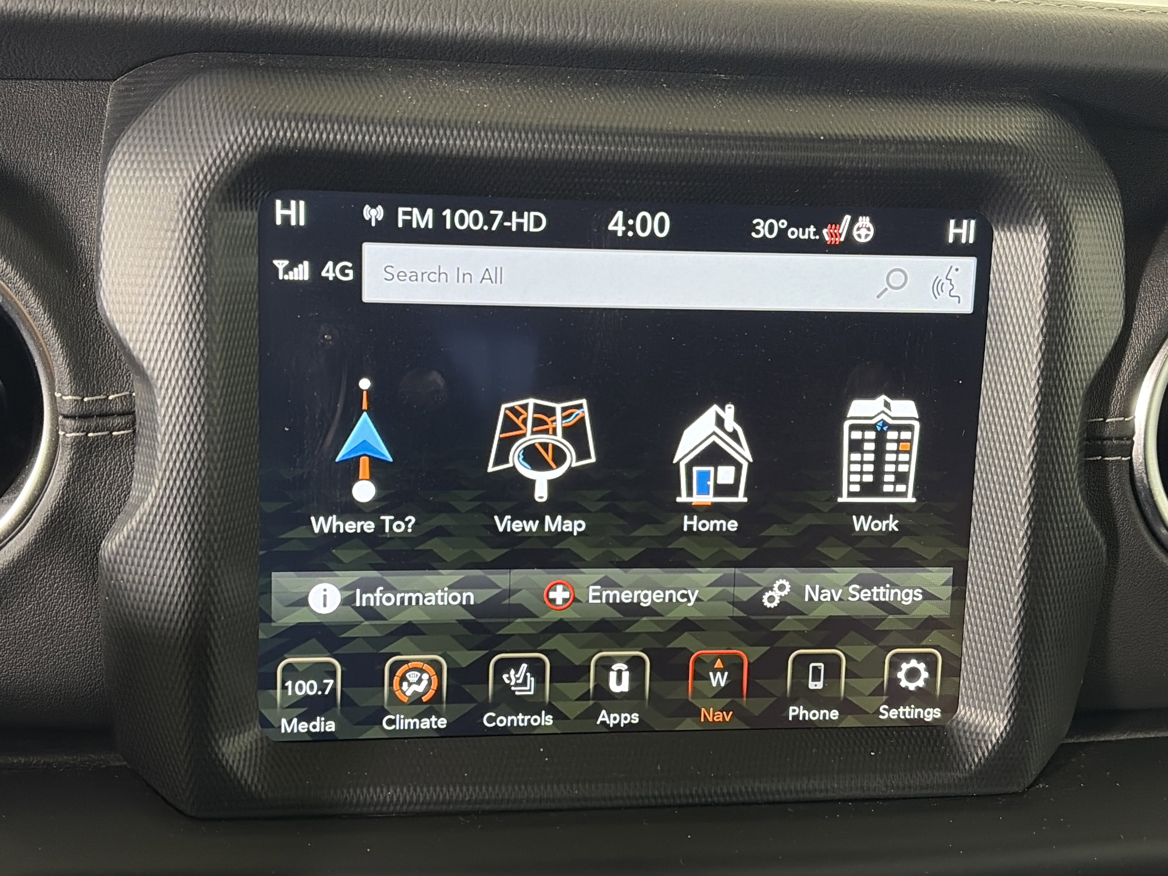 Used 2023 Jeep Wrangler Sahara w/ Cold Weather Group image 21