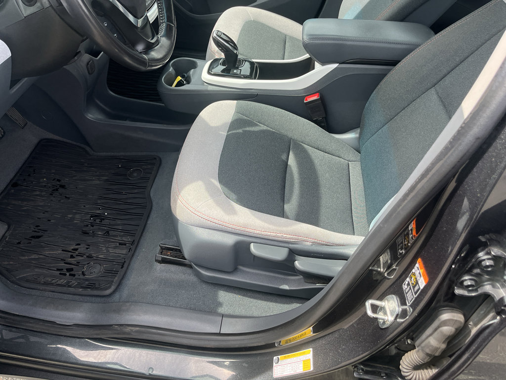 Used 2018 Chevrolet Bolt LT FWD image 17