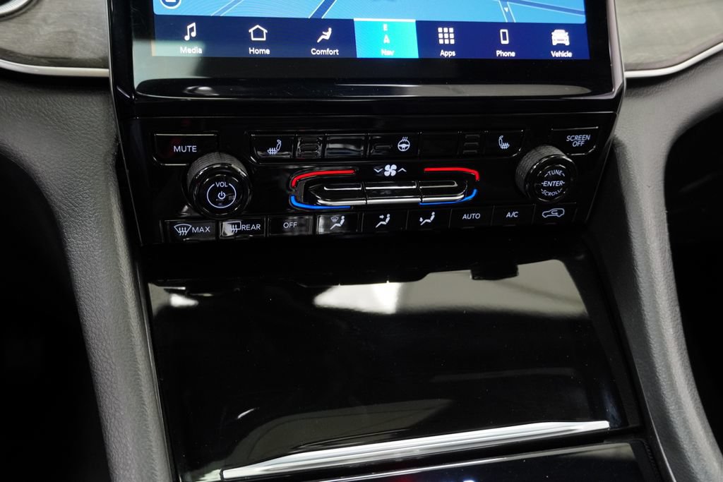 Certified 2025 Jeep Grand Cherokee L Limited AWD/4WD image 38