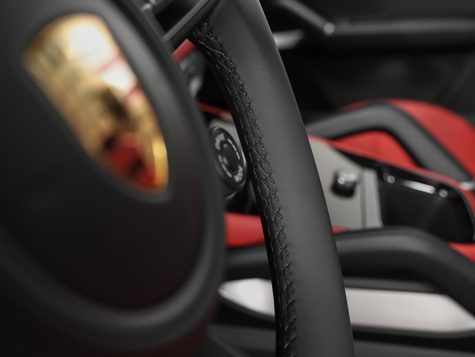 Certified 2025 Porsche Cayenne Coupe AWD/4WD image 34