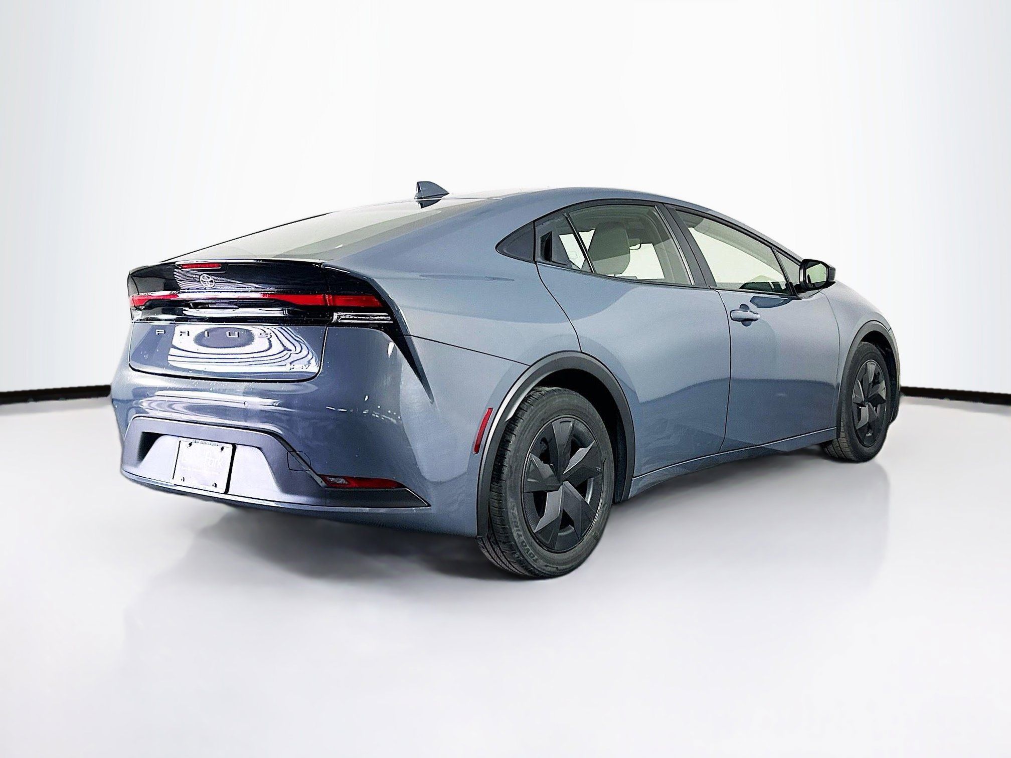 Used 2023 Toyota Prius LE image 9